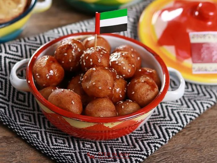 لقیمات از بهترین غذای سنتی دبی